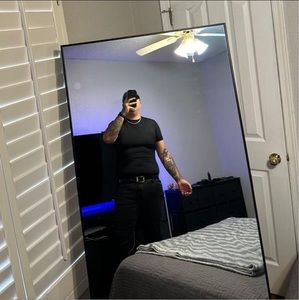 Meet your Posher, Tomas